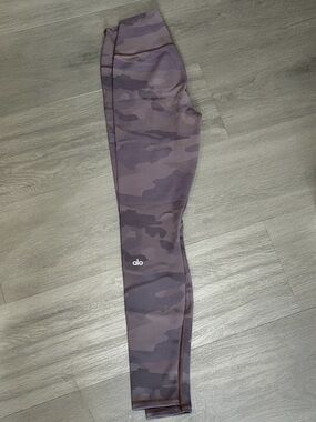 ALO Yoga Purple Camo High-Rise Leggings with Subtle Logo